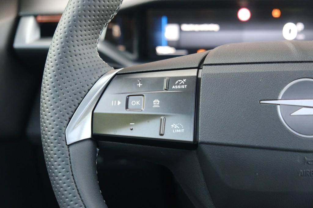 Opel Grandland 1.2 Turbo Hybrid 145pk eDCT6 GS | Navi | App Connect | Adaptive Cruise | Climate Control | Panoramadak | 360° Camera | Focal Audio | Keyless afbeelding 9