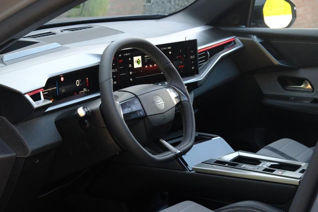 Opel Grandland 1.2 Turbo Hybrid 145pk eDCT6 GS | Navi | App Connect | Adaptive Cruise | Climate Control | Panoramadak | 360° Camera | Focal Audio | Keyless afbeelding 8