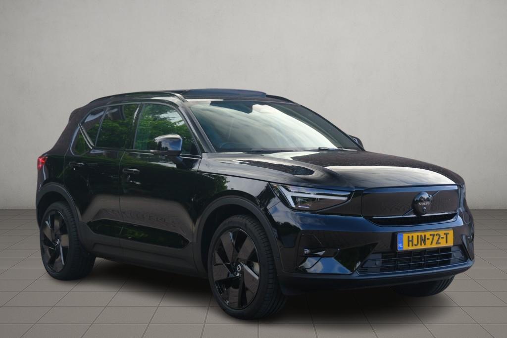 Volvo EX40 Extended Range 82 kWh Ultra Black Edition | Navi | App Connect | Climate | Adaptive Cruise | 360° Camera | Panoramadak | Stoelverwarming afbeelding 1