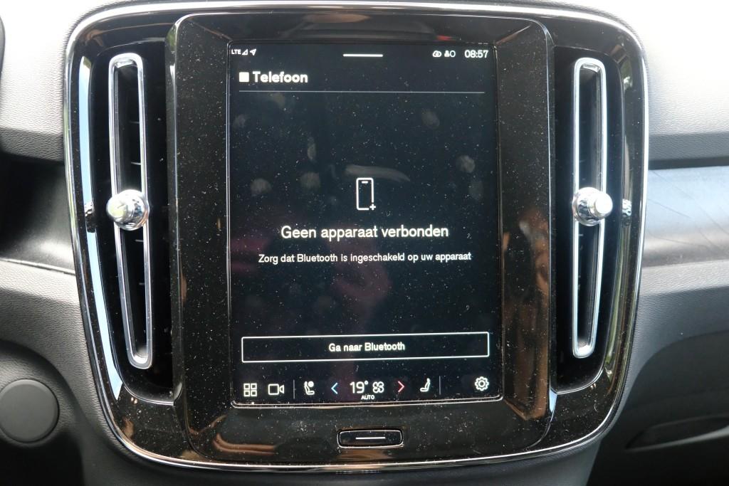 Volvo EX40 Extended Range 82 kWh Ultra Black Edition | Navi | App Connect | Climate | Adaptive Cruise | 360° Camera | Panoramadak | Stoelverwarming afbeelding 19