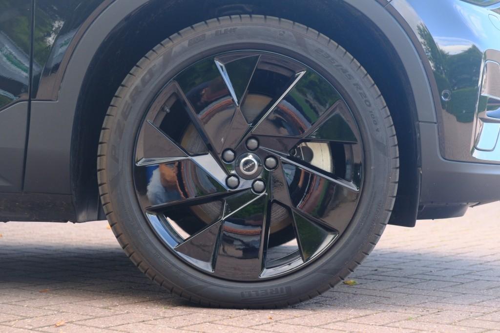 Volvo EX40 Extended Range 82 kWh Ultra Black Edition | Navi | App Connect | Climate | Adaptive Cruise | 360° Camera | Panoramadak | Stoelverwarming afbeelding 33