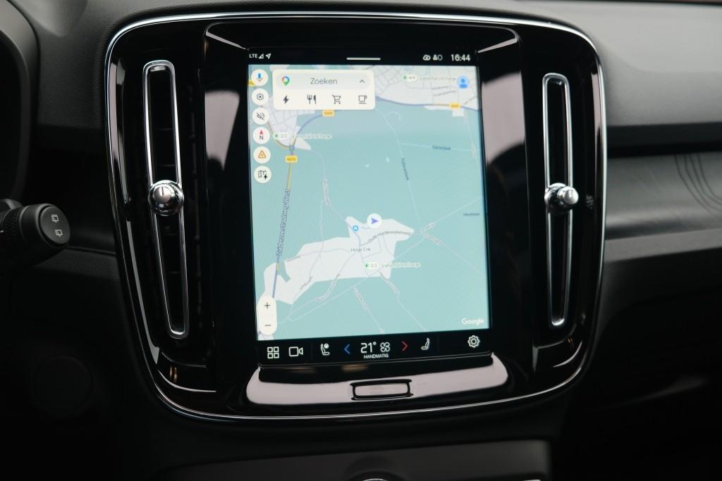 Volvo EX40 Extended Range 82 kWh Ultra Black Edition | Navi | App Connect | Climate | Adaptive Cruise | 360° Camera | Panoramadak | Stoelverwarming afbeelding 19