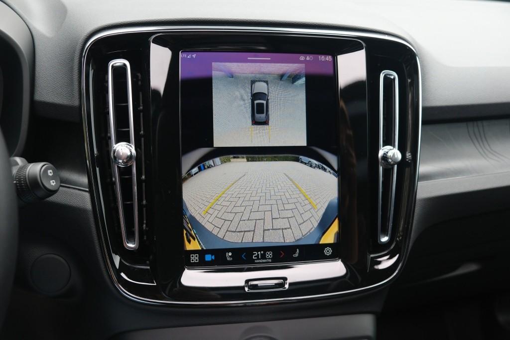 Volvo EX40 Extended Range 82 kWh Ultra Black Edition | Navi | App Connect | Climate | Adaptive Cruise | 360° Camera | Panoramadak | Stoelverwarming afbeelding 22
