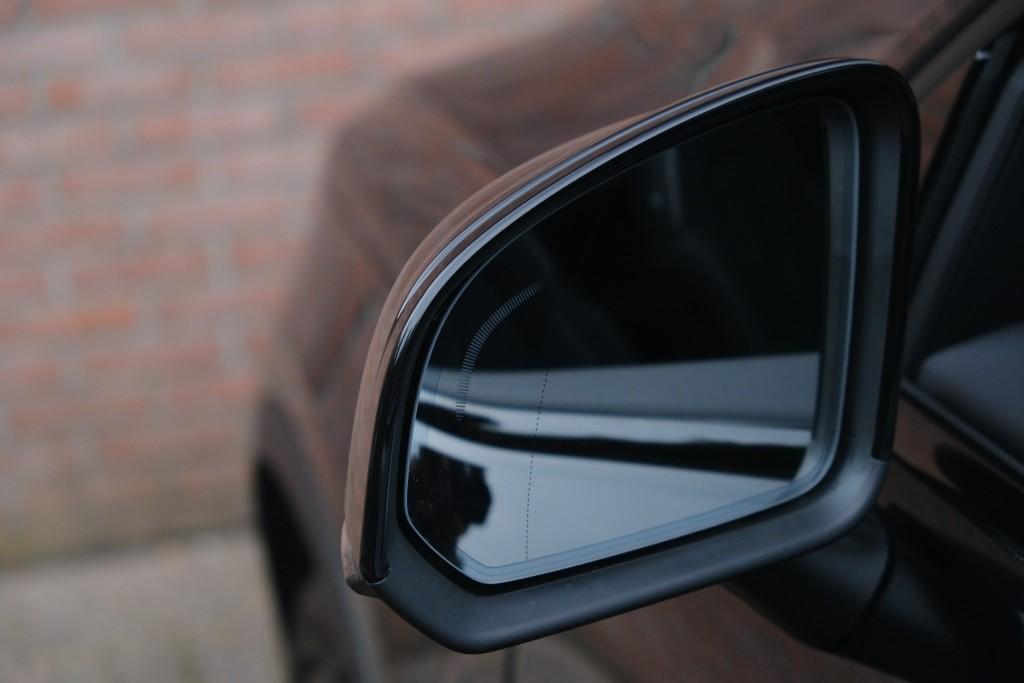 Volvo EX40 Extended Range 82 kWh Ultra Black Edition | Navi | App Connect | Climate | Adaptive Cruise | 360° Camera | Panoramadak | Stoelverwarming afbeelding 32
