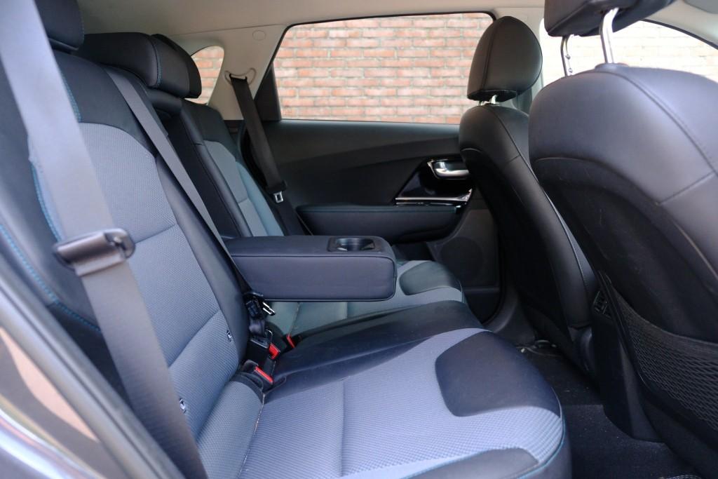 Kia e-Niro 64 kWh DynamicLine | Navi | App Connect | Climate | Adaptive Cruise | Camera | PDC | Keyless afbeelding 3