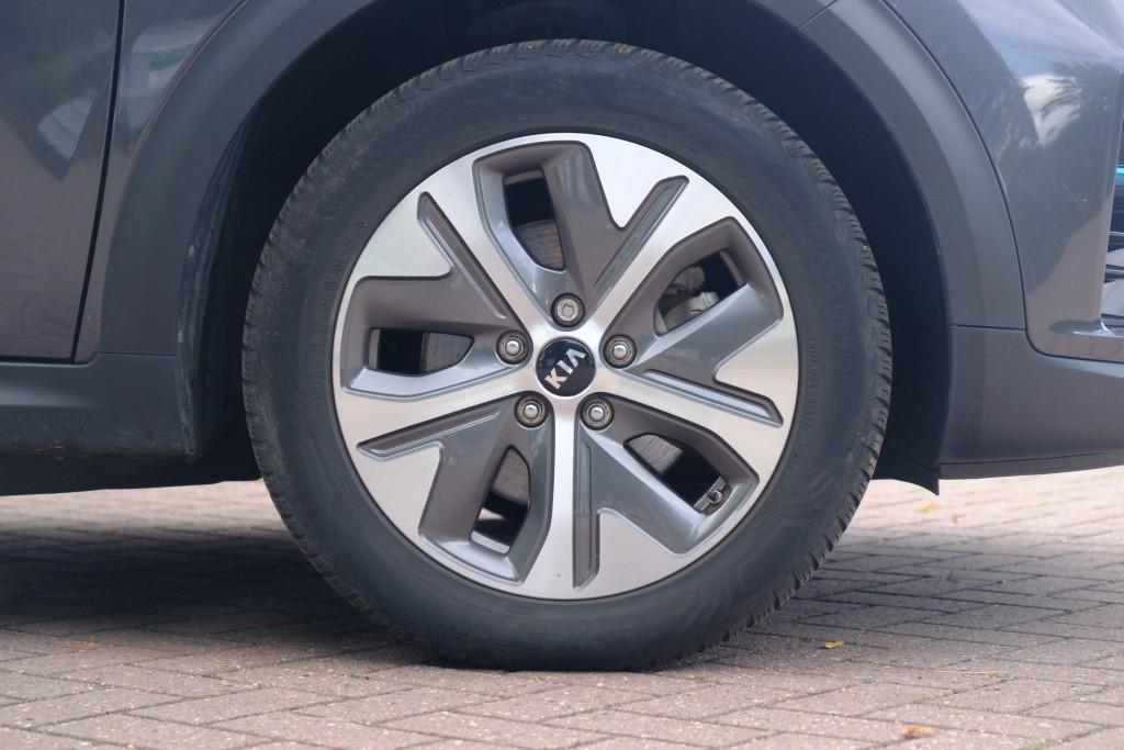 Kia e-Niro 64 kWh DynamicLine | Navi | App Connect | Climate | Adaptive Cruise | Camera | PDC | Keyless afbeelding 30