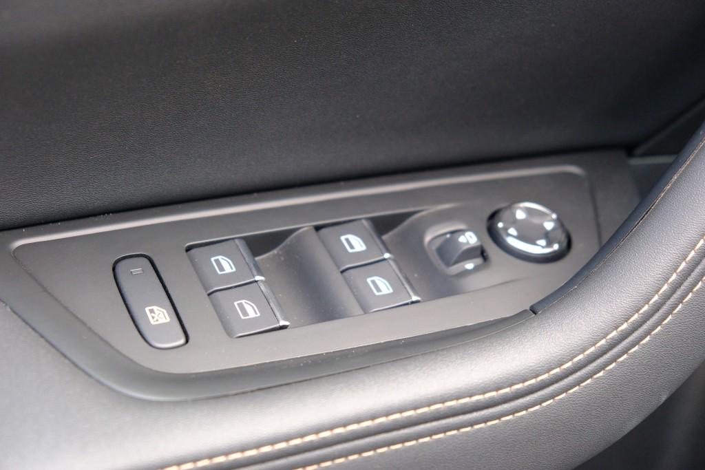 Peugeot 508 SW 1.6 HYbrid 225pk EAT8 GT | Navi | App Connect | Climate | Adaptive Cruise | Keyless | Panoramadak | Leder afbeelding 27