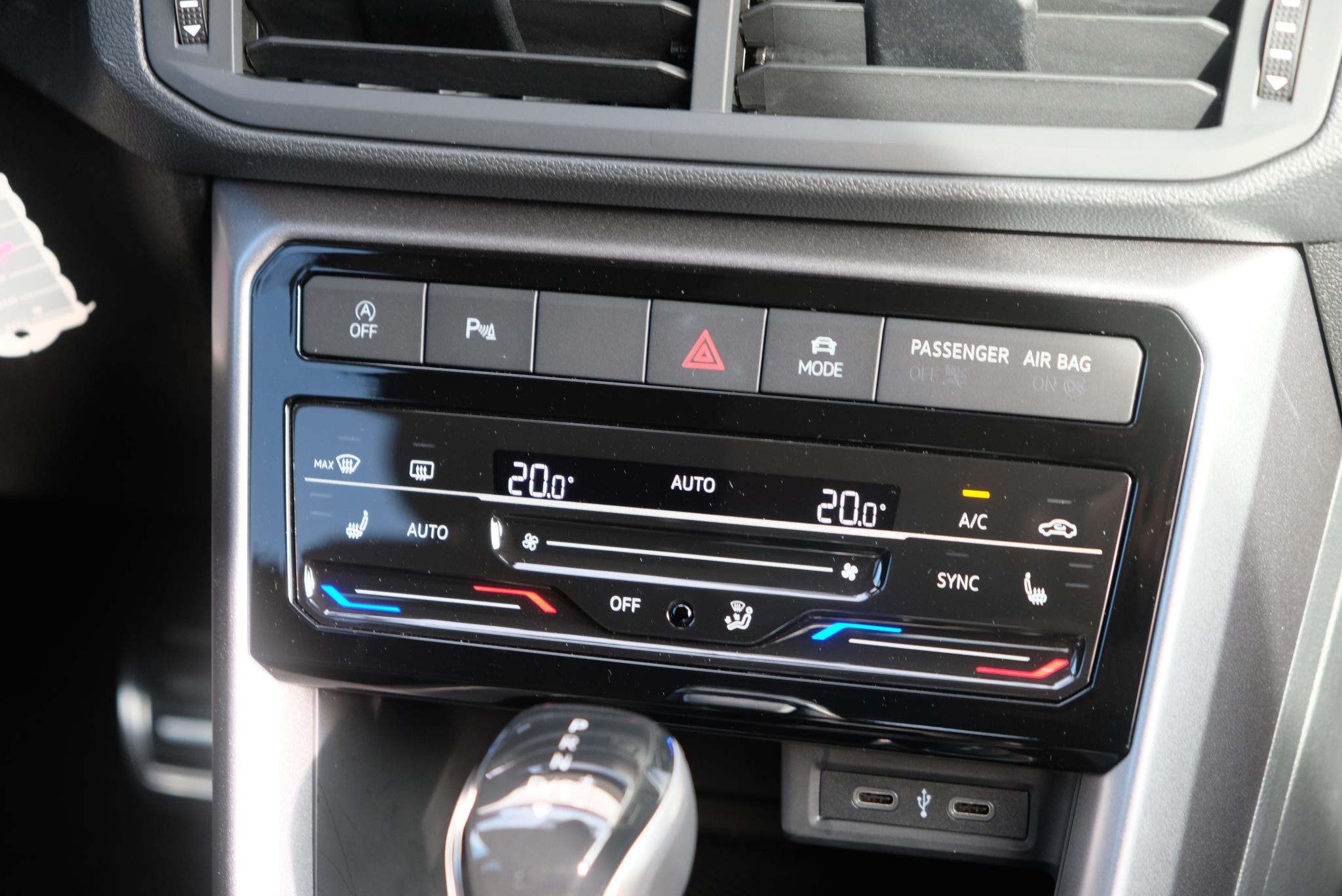 Volkswagen T-Cross 1.0 TSi 110pk DSG Active | Navi | App Connect | Climate | Adaptive Cruise | PDC afbeelding 11