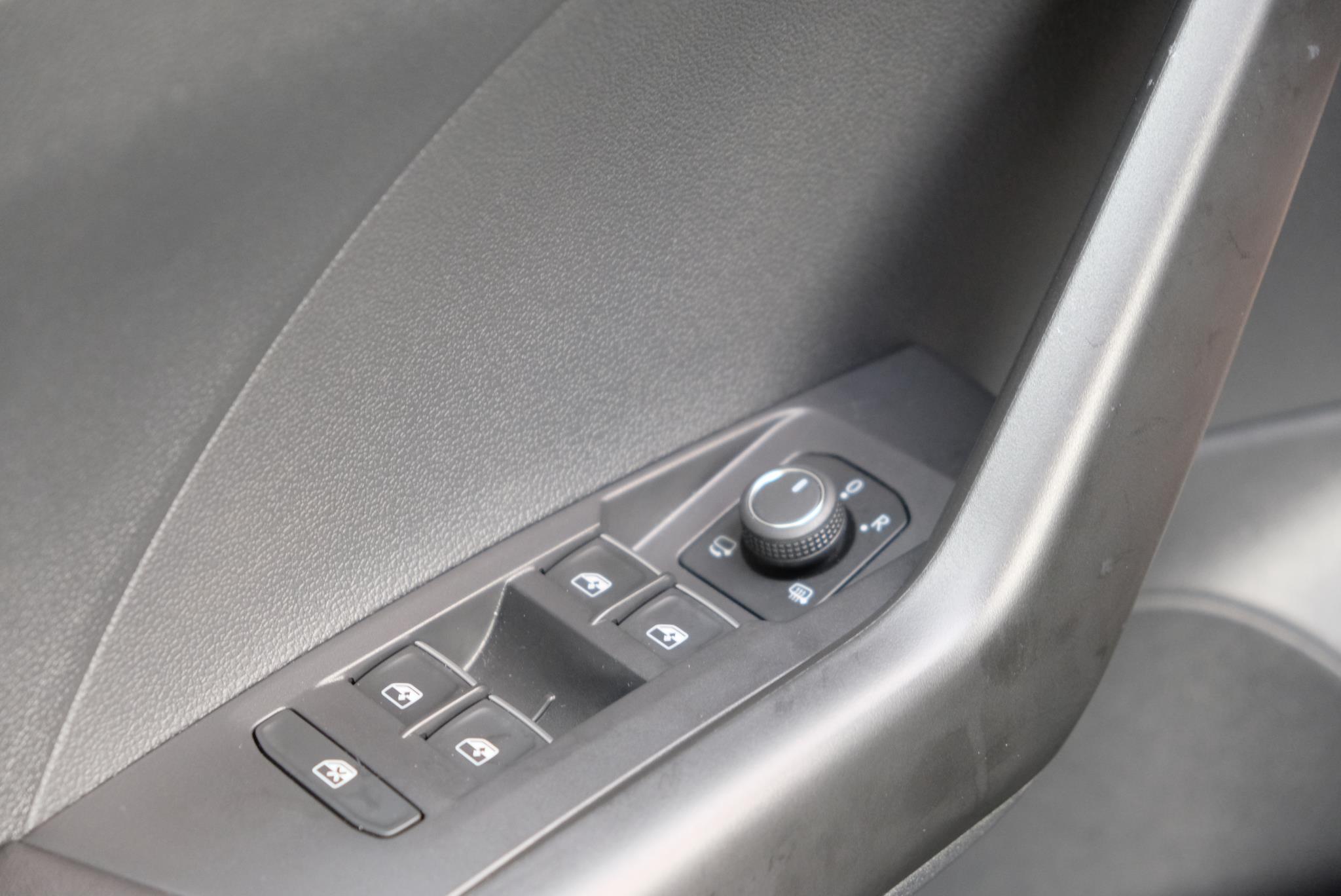 Volkswagen T-Cross 1.0 TSi 110pk DSG Active | Navi | App Connect | Climate | Adaptive Cruise | PDC afbeelding 15
