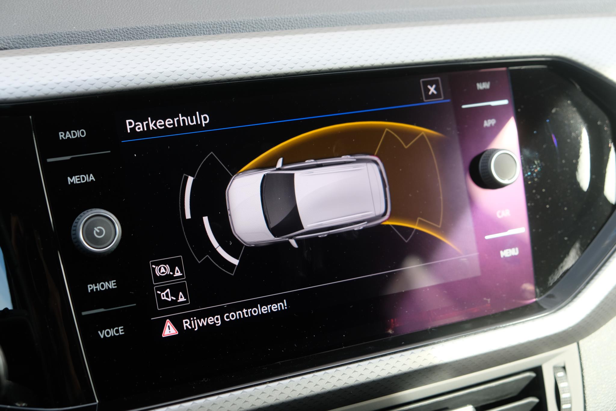 Volkswagen T-Cross 1.0 TSi 110pk DSG Active | Navi | App Connect | Climate | Adaptive Cruise | PDC afbeelding 18