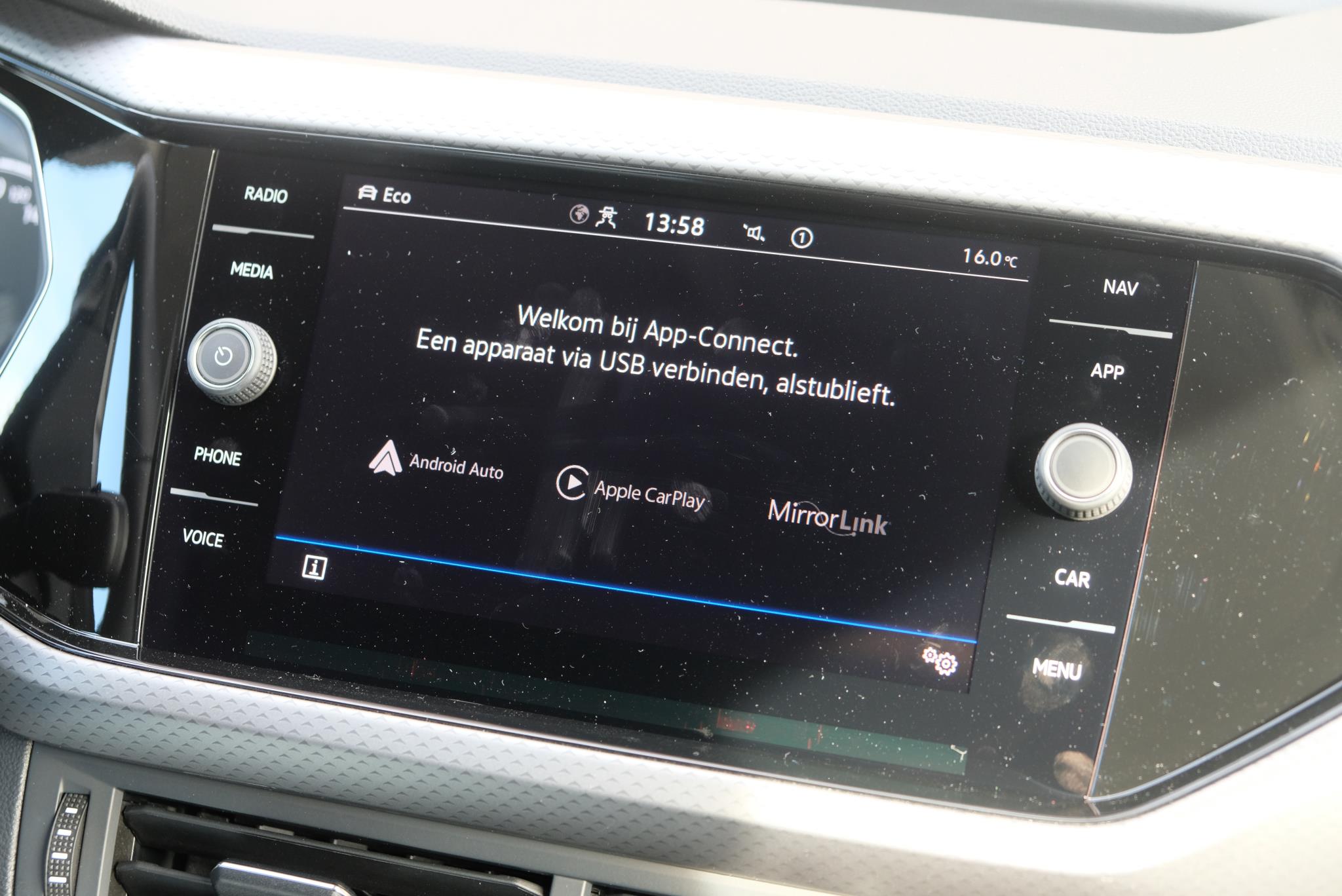 Volkswagen T-Cross 1.0 TSi 110pk DSG Active | Navi | App Connect | Climate | Adaptive Cruise | PDC afbeelding 19