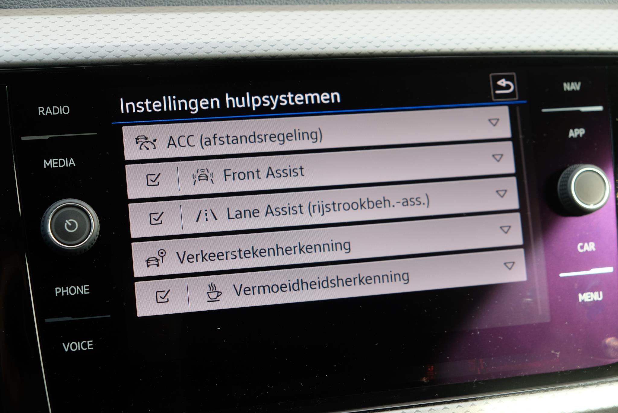 Volkswagen T-Cross 1.0 TSi 110pk DSG Active | Navi | App Connect | Climate | Adaptive Cruise | PDC afbeelding 20
