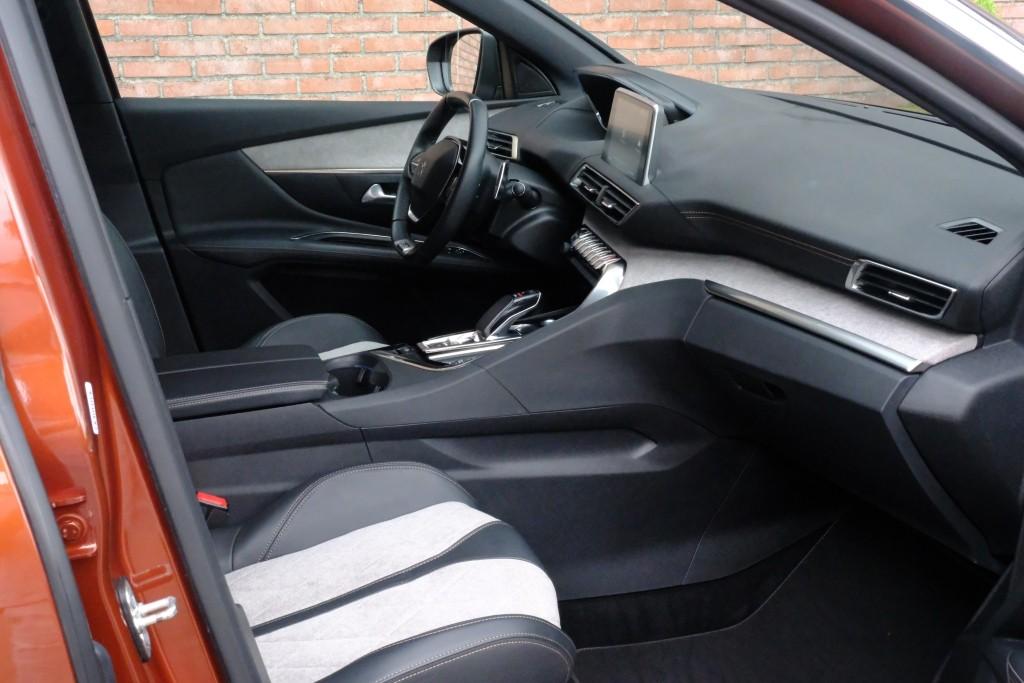 Peugeot 3008 1.6 HYbrid4 300pk GT | Navi | App Connect | Climate | Adaptive Cruise | Camera | PDC | Keyless afbeelding 4
