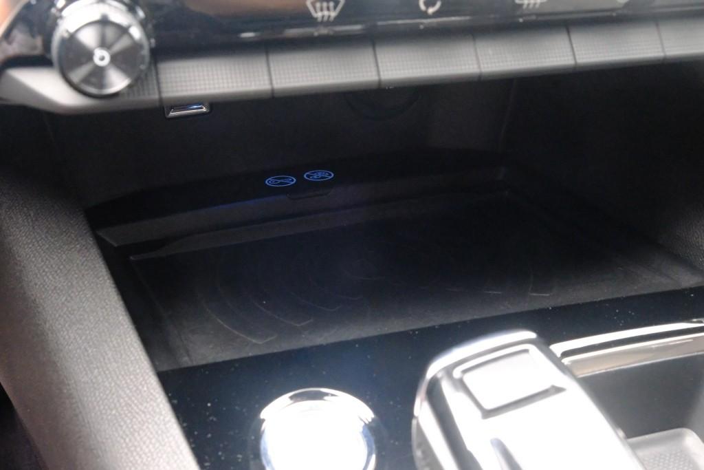 Peugeot 3008 1.6 HYbrid4 300pk GT | Navi | App Connect | Climate | Adaptive Cruise | Camera | PDC | Keyless afbeelding 22