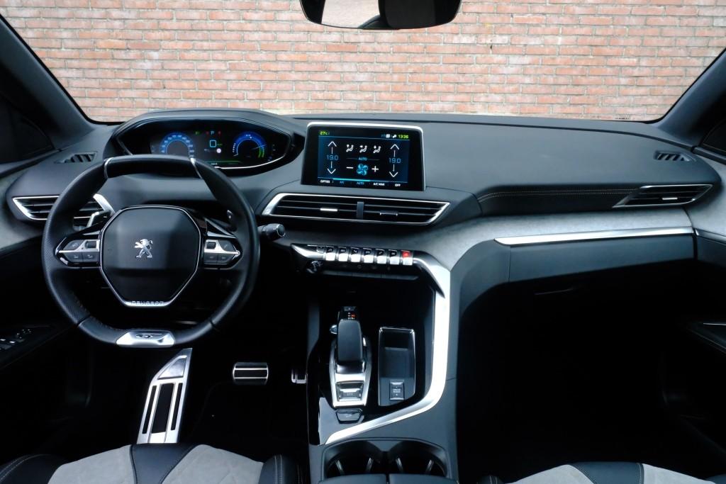 Peugeot 3008 1.6 HYbrid4 300pk GT | Navi | App Connect | Climate | Adaptive Cruise | Camera | PDC | Keyless afbeelding 7