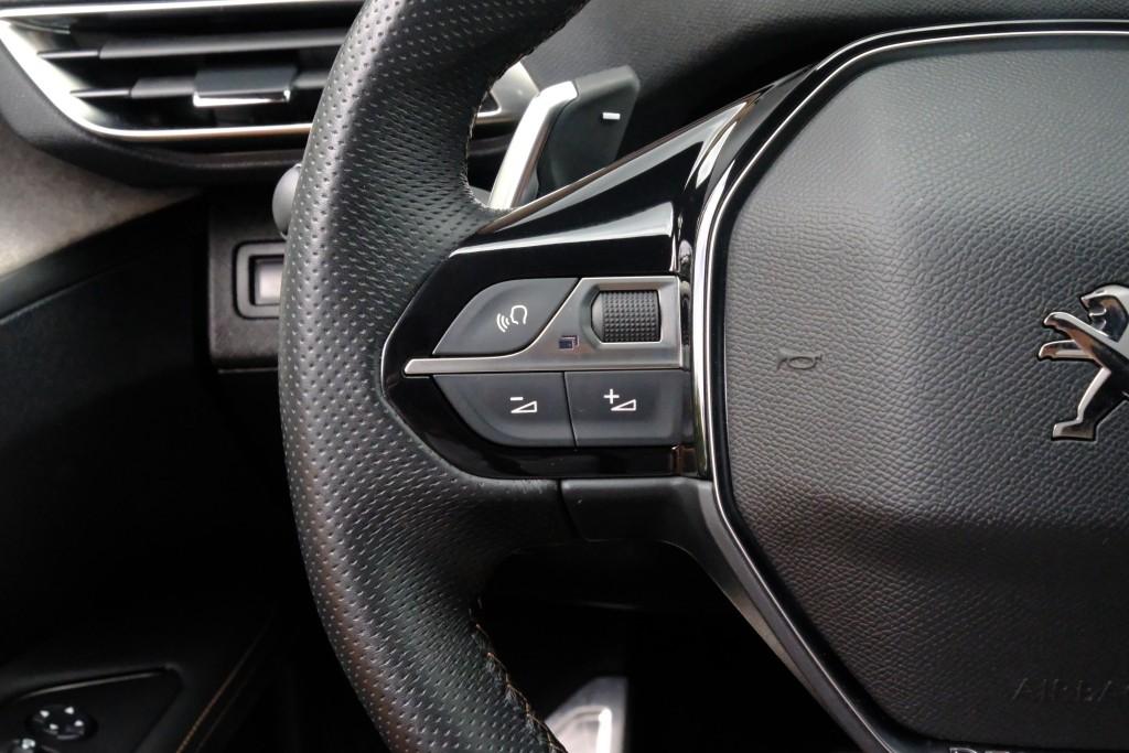 Peugeot 3008 1.6 HYbrid4 300pk GT | Navi | App Connect | Climate | Adaptive Cruise | Camera | PDC | Keyless afbeelding 9