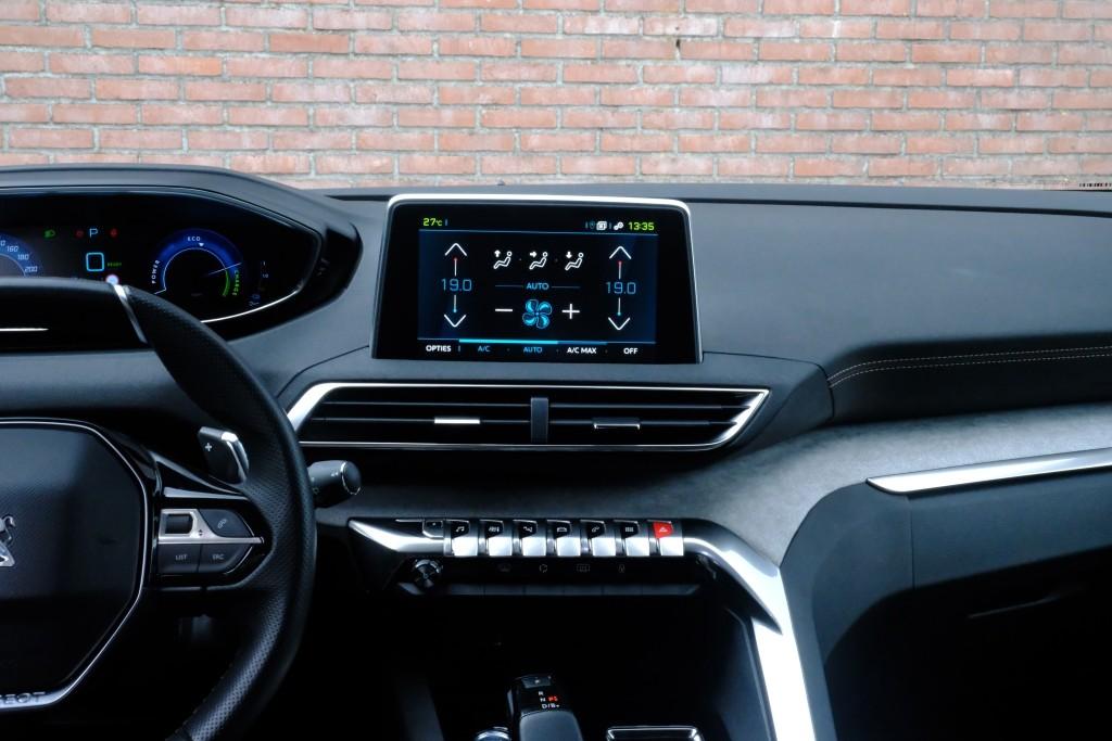 Peugeot 3008 1.6 HYbrid4 300pk GT | Navi | App Connect | Climate | Adaptive Cruise | Camera | PDC | Keyless afbeelding 15
