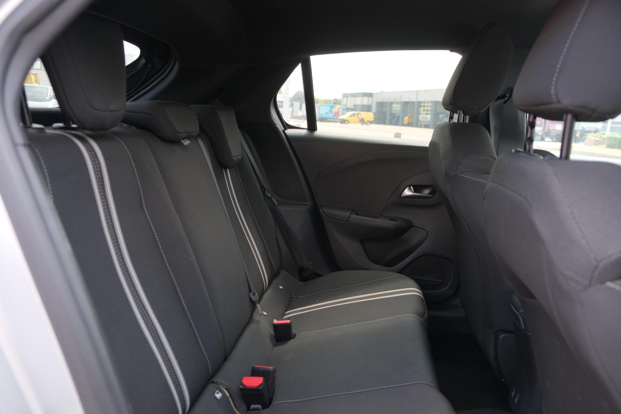 Opel Corsa 1.2 Turbo 100pk GS | Navi | App Connect | Climate | Cruise | Keyless | Camera | Blind Spot afbeelding 10
