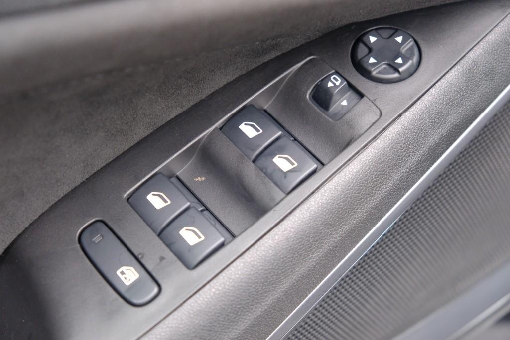 Opel Crossland 1.2 Turbo 110pk Ultimate | Navi | App Connect | Climate | Cruise | PDC | Blind Spot | Trekhaak afbeelding 25