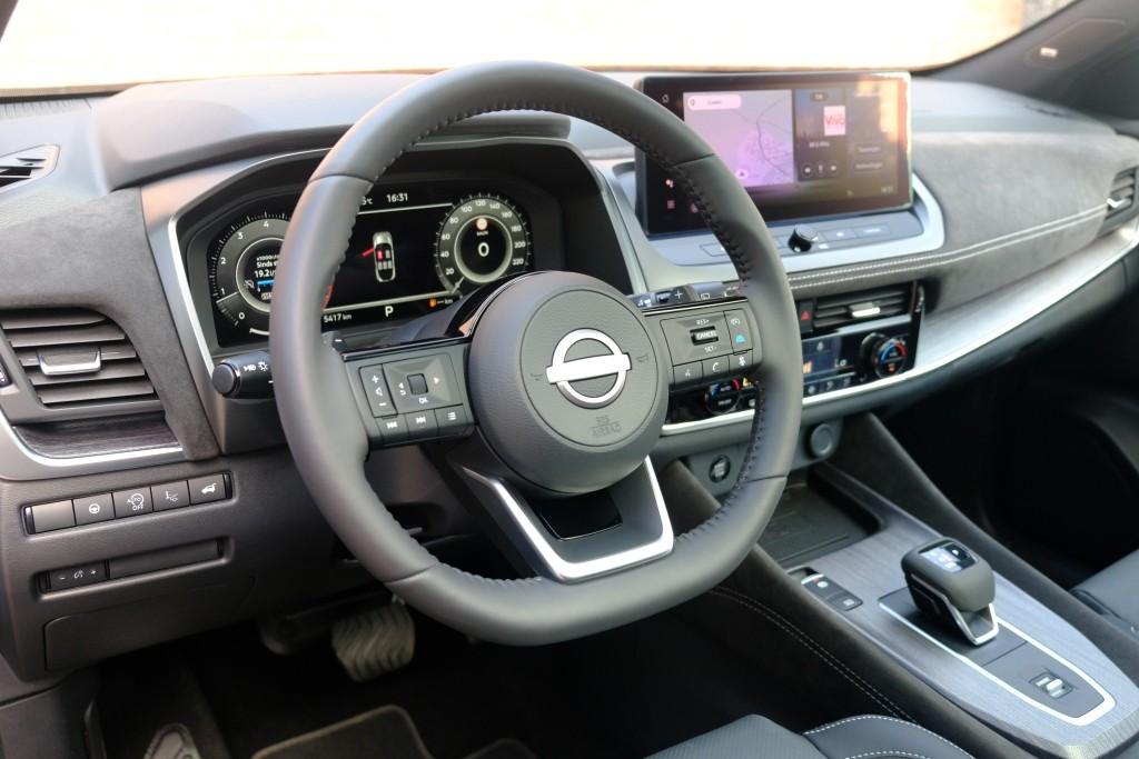 Nissan QASHQAI 1.3 MHEV Xtronic 158pk Tekna Plus | Navi | App Connect | Adaptive Cruise | Panoramadak | Keyless | 360° Camera | Bose | Elektrische Achterklep afbeelding 8