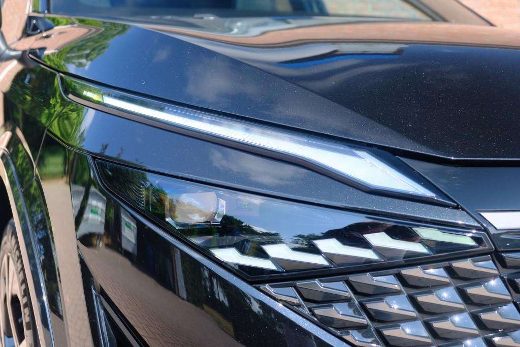 Nissan QASHQAI 1.3 MHEV Xtronic 158pk Tekna Plus | Navi | App Connect | Adaptive Cruise | Panoramadak | Keyless | 360° Camera | Bose | Elektrische Achterklep afbeelding 2