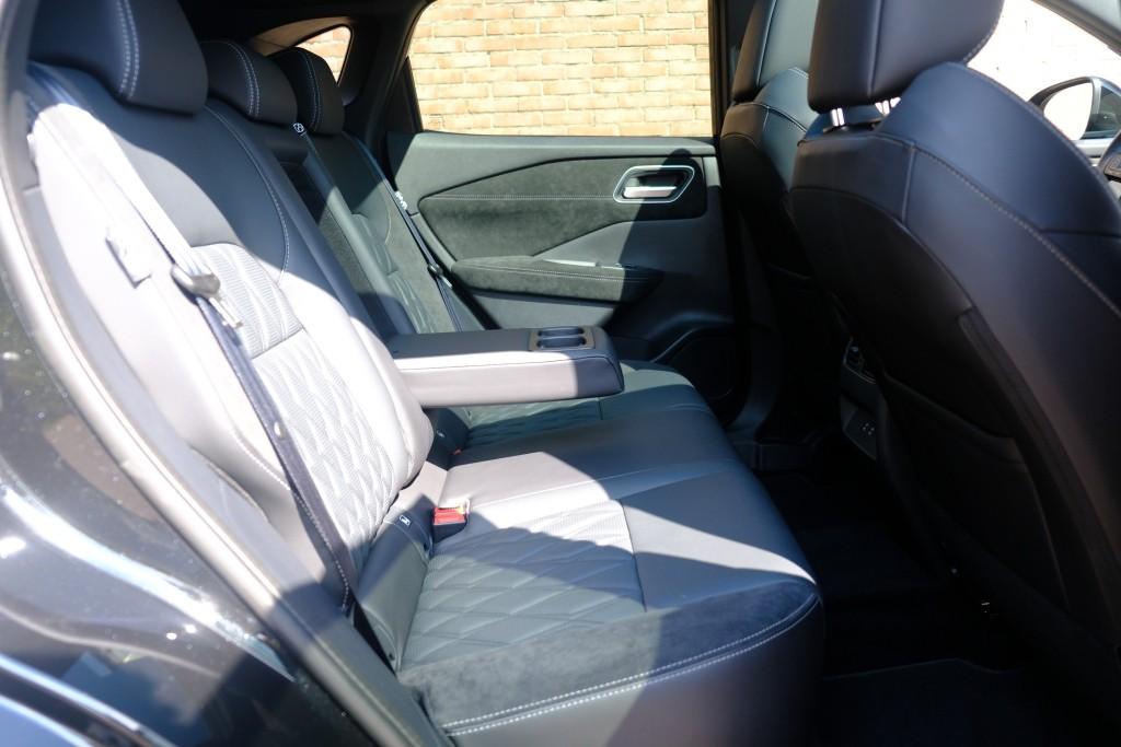 Nissan QASHQAI 1.3 MHEV Xtronic 158pk Tekna Plus | Navi | App Connect | Adaptive Cruise | Panoramadak | Keyless | 360° Camera | Bose | Elektrische Achterklep afbeelding 3