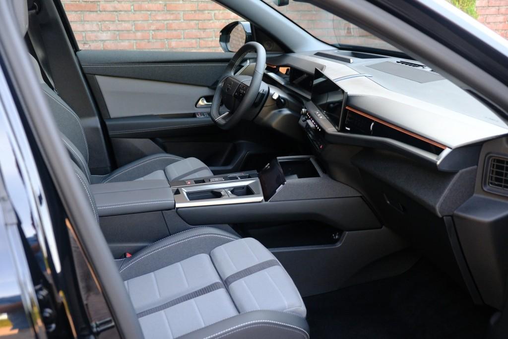 Opel Grandland 1.2 Turbo Hybrid 145pk eDCT6 GS | Navi | App Connect | Adaptive Cruise | Climate Control | Panoramadak | 360° Camera | Focal Audio | Keyless afbeelding 4
