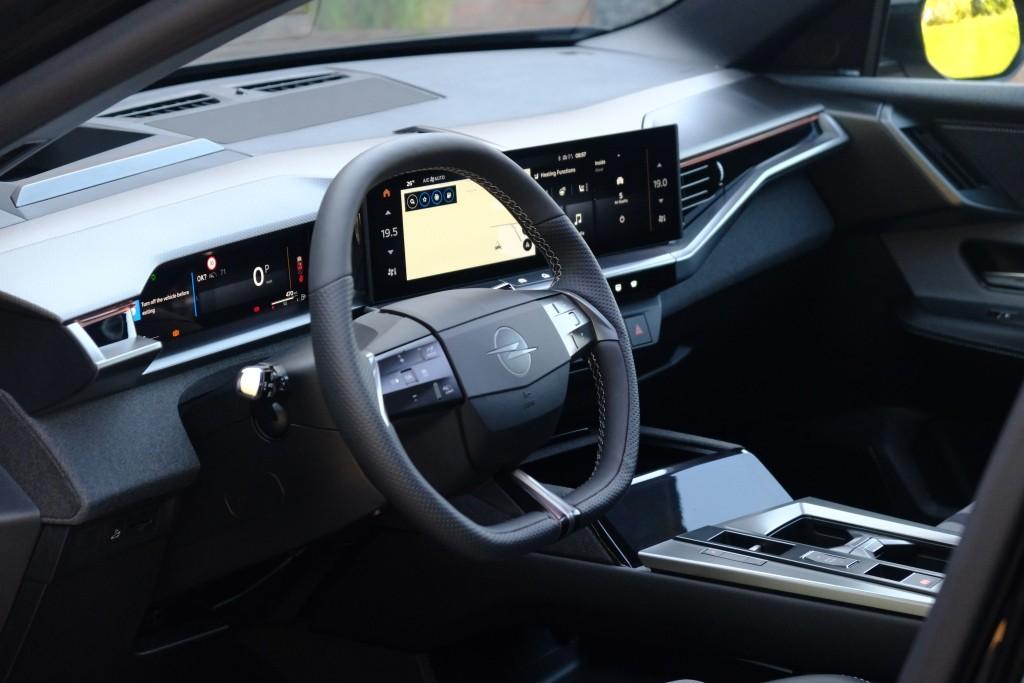 Opel Grandland 1.2 Turbo Hybrid 145pk eDCT6 GS | Navi | App Connect | Adaptive Cruise | Climate Control | Panoramadak | 360° Camera | Focal Audio | Keyless afbeelding 8