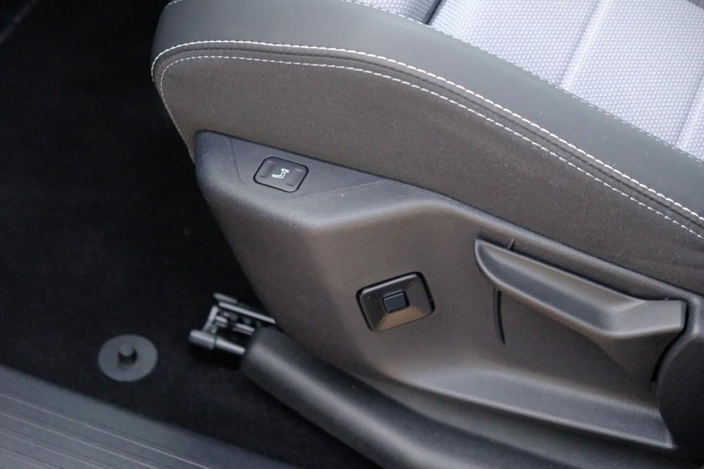 Opel Grandland 1.2 Turbo Hybrid 145pk eDCT6 GS | Navi | App Connect | Adaptive Cruise | Climate Control | Panoramadak | 360° Camera | Focal Audio | Keyless afbeelding 28