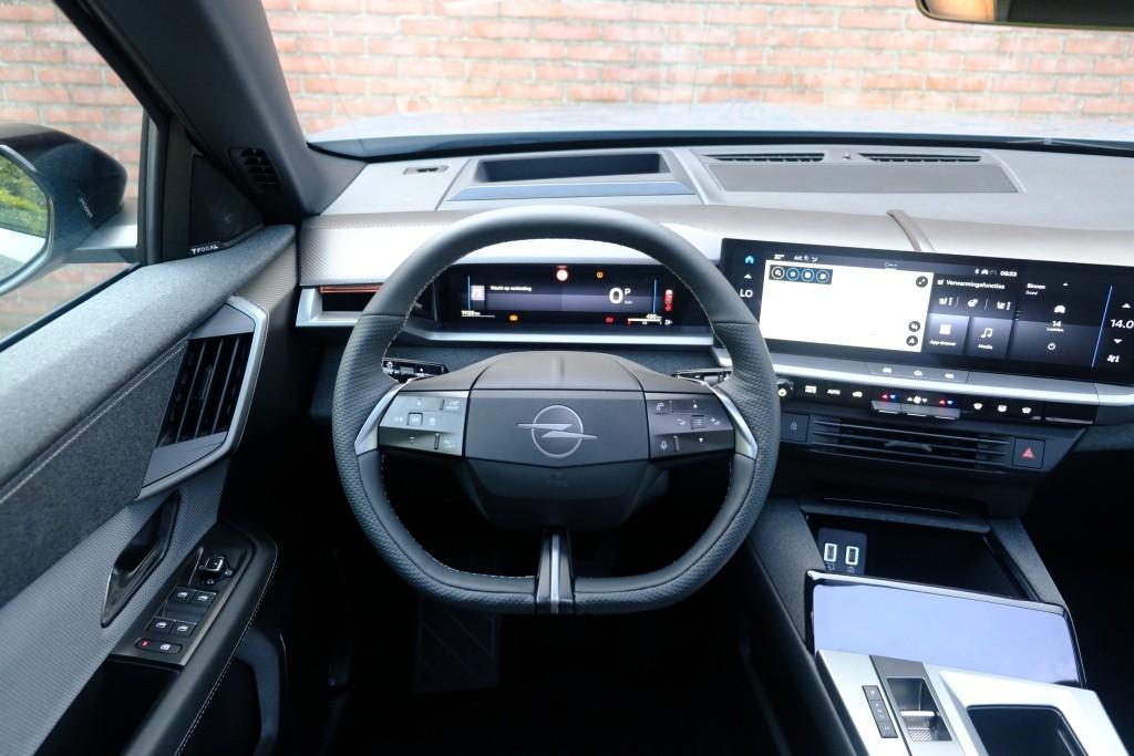 Opel Grandland 1.2 Turbo Hybrid 145pk eDCT6 GS | Navi | App Connect | Adaptive Cruise | Climate Control | Panoramadak | 360° Camera | Focal Audio | Keyless afbeelding 14