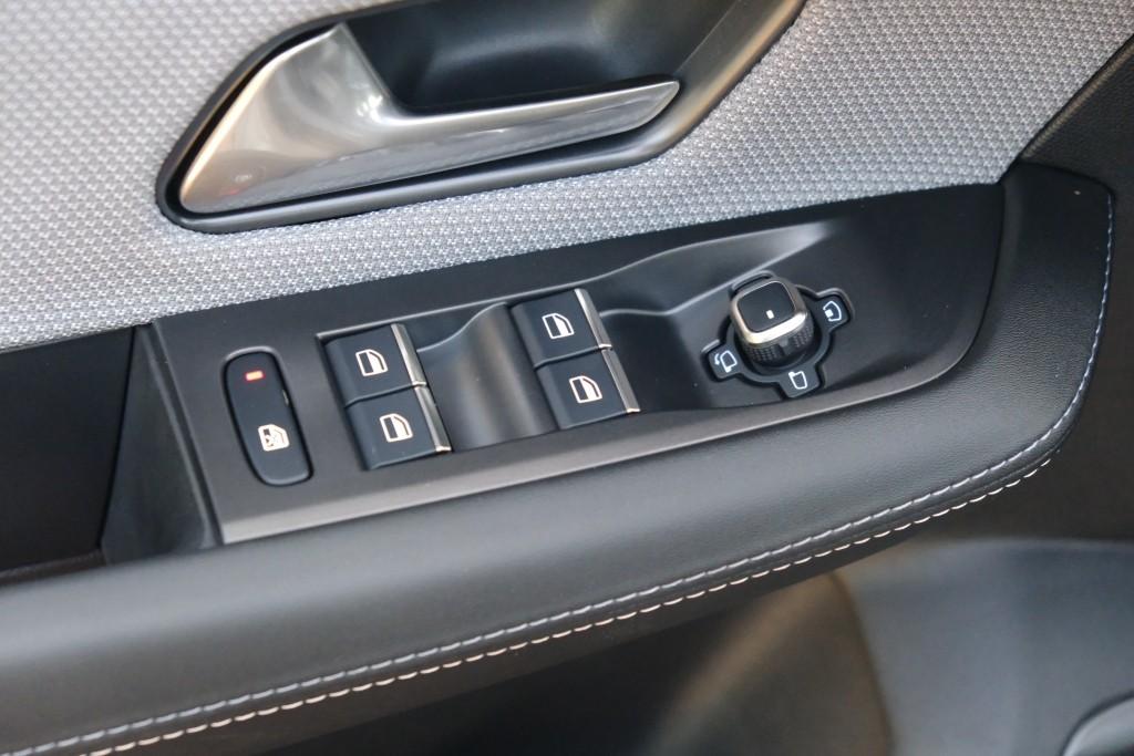Opel Grandland 1.2 Turbo Hybrid 145pk eDCT6 GS | Navi | App Connect | Adaptive Cruise | Climate Control | Panoramadak | 360° Camera | Focal Audio | Keyless afbeelding 28