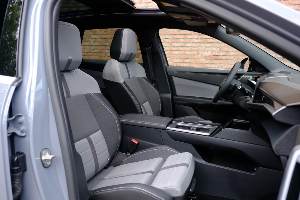 Opel Grandland 1.2 Turbo Hybrid 145pk eDCT6 GS | Navi | App Connect | Adaptive Cruise | Climate Control | Panoramadak | 360° Camera | Focal Audio | Keyless afbeelding 6
