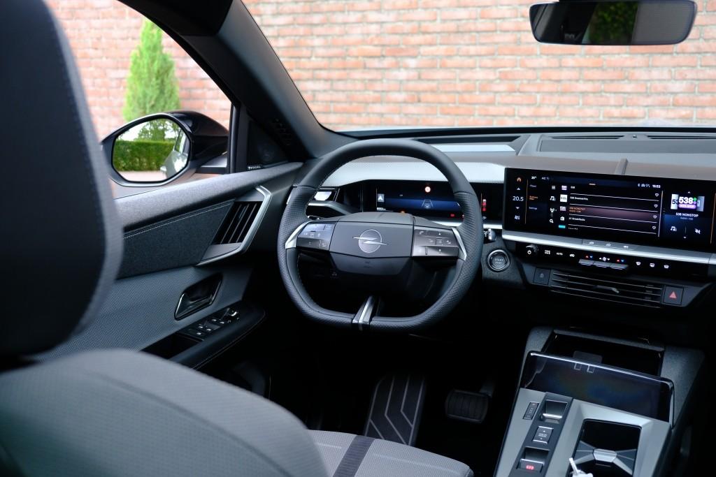 Opel Grandland 1.2 Turbo Hybrid 145pk eDCT6 GS | Navi | App Connect | Adaptive Cruise | Climate Control | Panoramadak | 360° Camera | Focal Audio | Keyless afbeelding 13