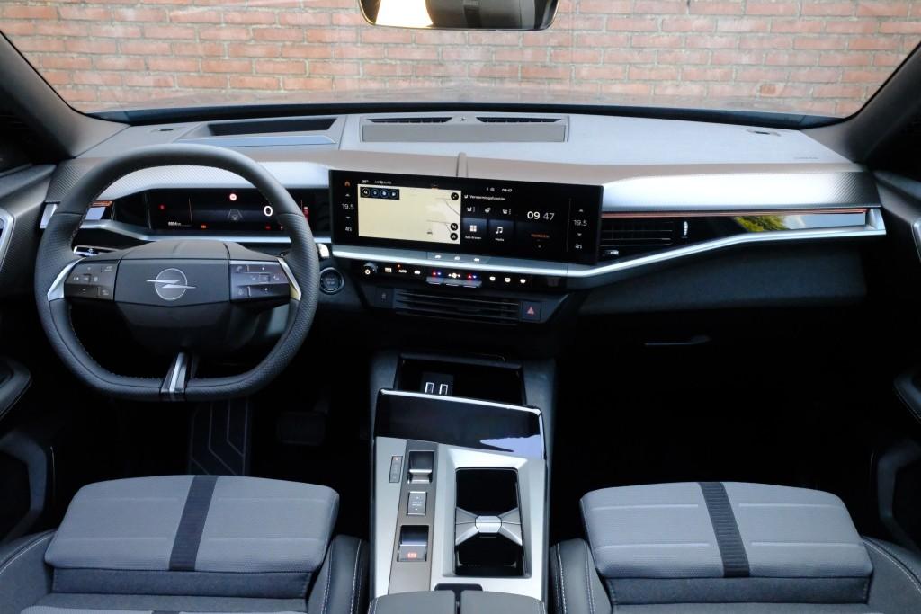 Opel Grandland 1.2 Turbo Hybrid 145pk eDCT6 GS | Navi | App Connect | Adaptive Cruise | Climate Control | Panoramadak | 360° Camera | Focal Audio | Keyless afbeelding 6