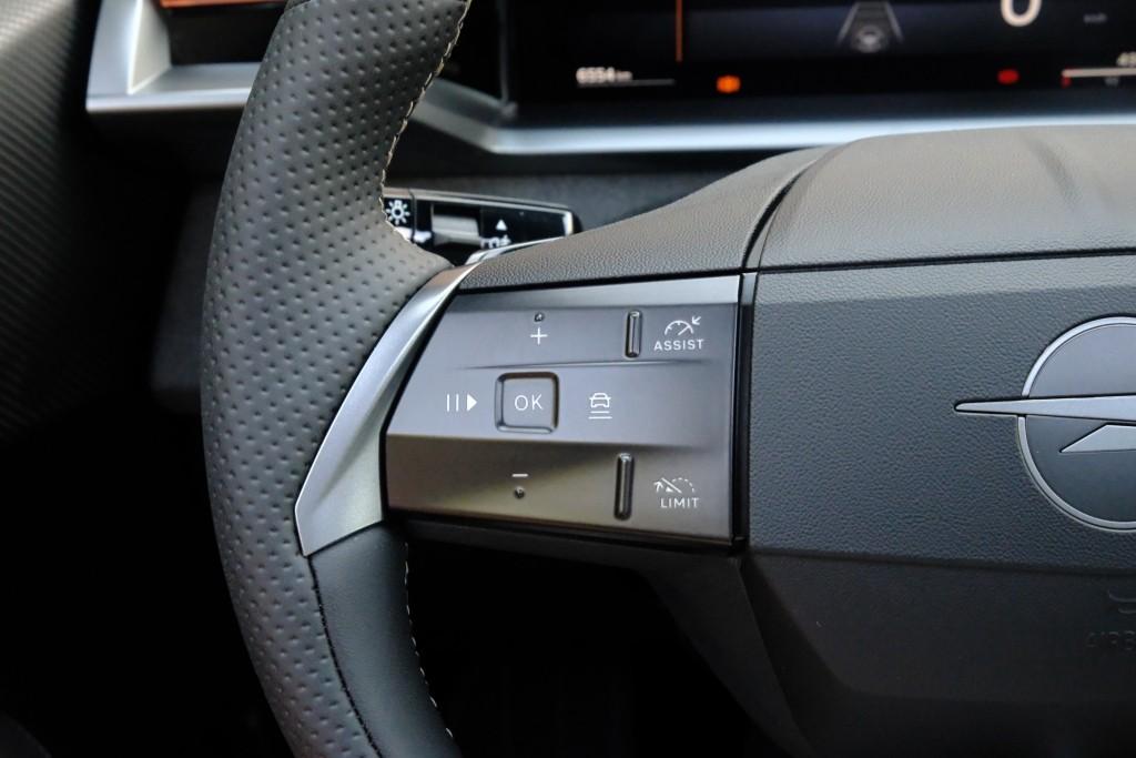 Opel Grandland 1.2 Turbo Hybrid 145pk eDCT6 GS | Navi | App Connect | Adaptive Cruise | Climate Control | Panoramadak | 360° Camera | Focal Audio | Keyless afbeelding 8