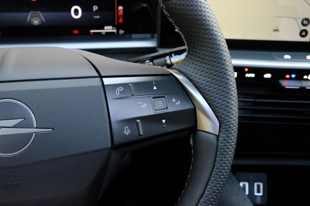 Opel Grandland 1.2 Turbo Hybrid 145pk eDCT6 GS | Navi | App Connect | Adaptive Cruise | Climate Control | Panoramadak | 360° Camera | Focal Audio | Keyless afbeelding 9