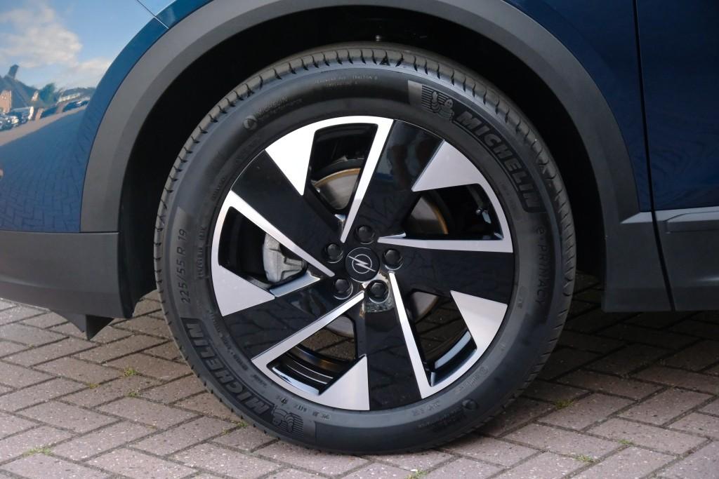 Opel Grandland 1.2 Turbo Hybrid 145pk eDCT6 GS | Navi | App Connect | Adaptive Cruise | Climate Control | Panoramadak | 360° Camera | Focal Audio | Keyless afbeelding 30