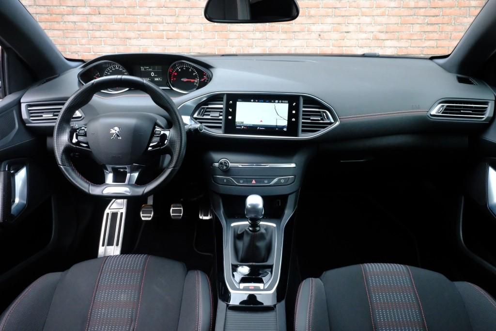 Peugeot 308 1.2 PureTech 130pk GT-line | Navi | App Connect | Climate | Cruise | Keyless | PDC afbeelding 7