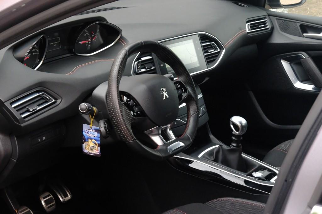 Peugeot 308 1.2 PureTech 130pk GT-line | Navi | App Connect | Climate | Cruise | Keyless | PDC afbeelding 7
