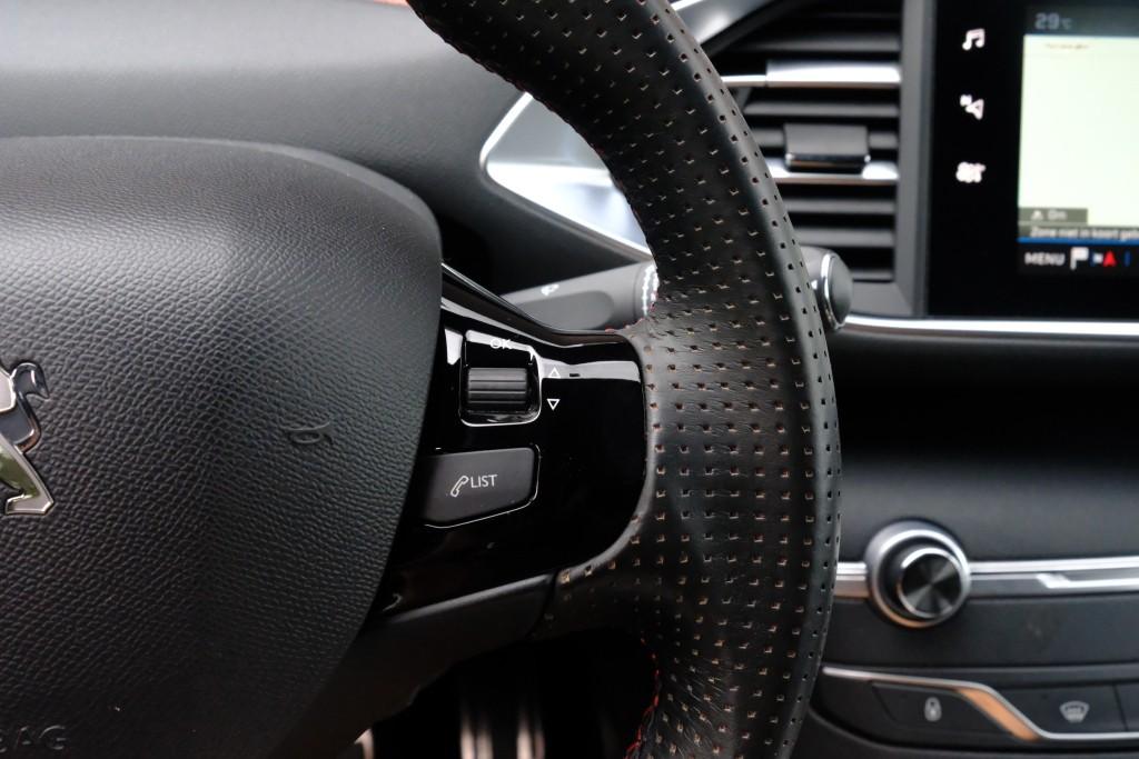 Peugeot 308 1.2 PureTech 130pk GT-line | Navi | App Connect | Climate | Cruise | Keyless | PDC afbeelding 10