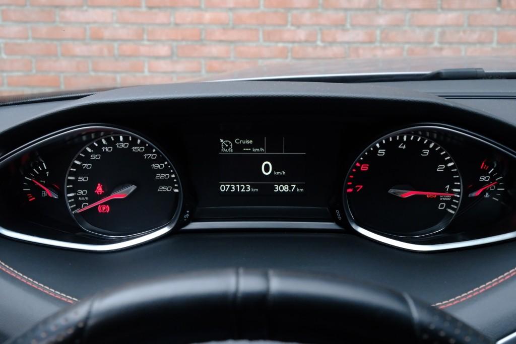 Peugeot 308 1.2 PureTech 130pk GT-line | Navi | App Connect | Climate | Cruise | Keyless | PDC afbeelding 11