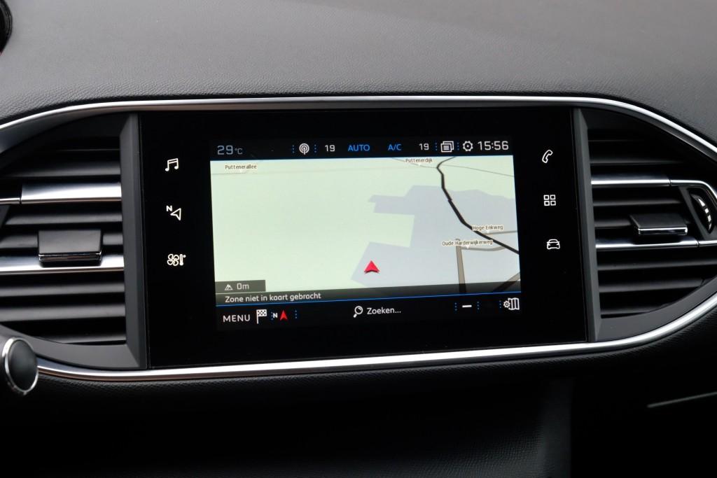 Peugeot 308 1.2 PureTech 130pk GT-line | Navi | App Connect | Climate | Cruise | Keyless | PDC afbeelding 15