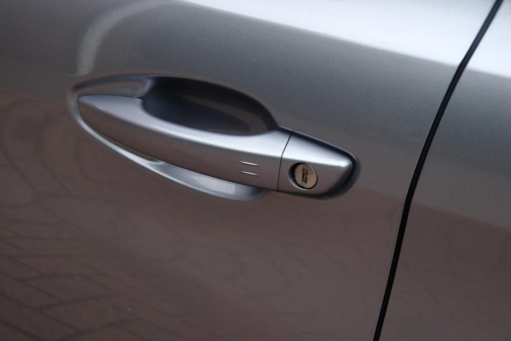 Peugeot 308 1.2 PureTech 130pk GT-line | Navi | App Connect | Climate | Cruise | Keyless | PDC afbeelding 27