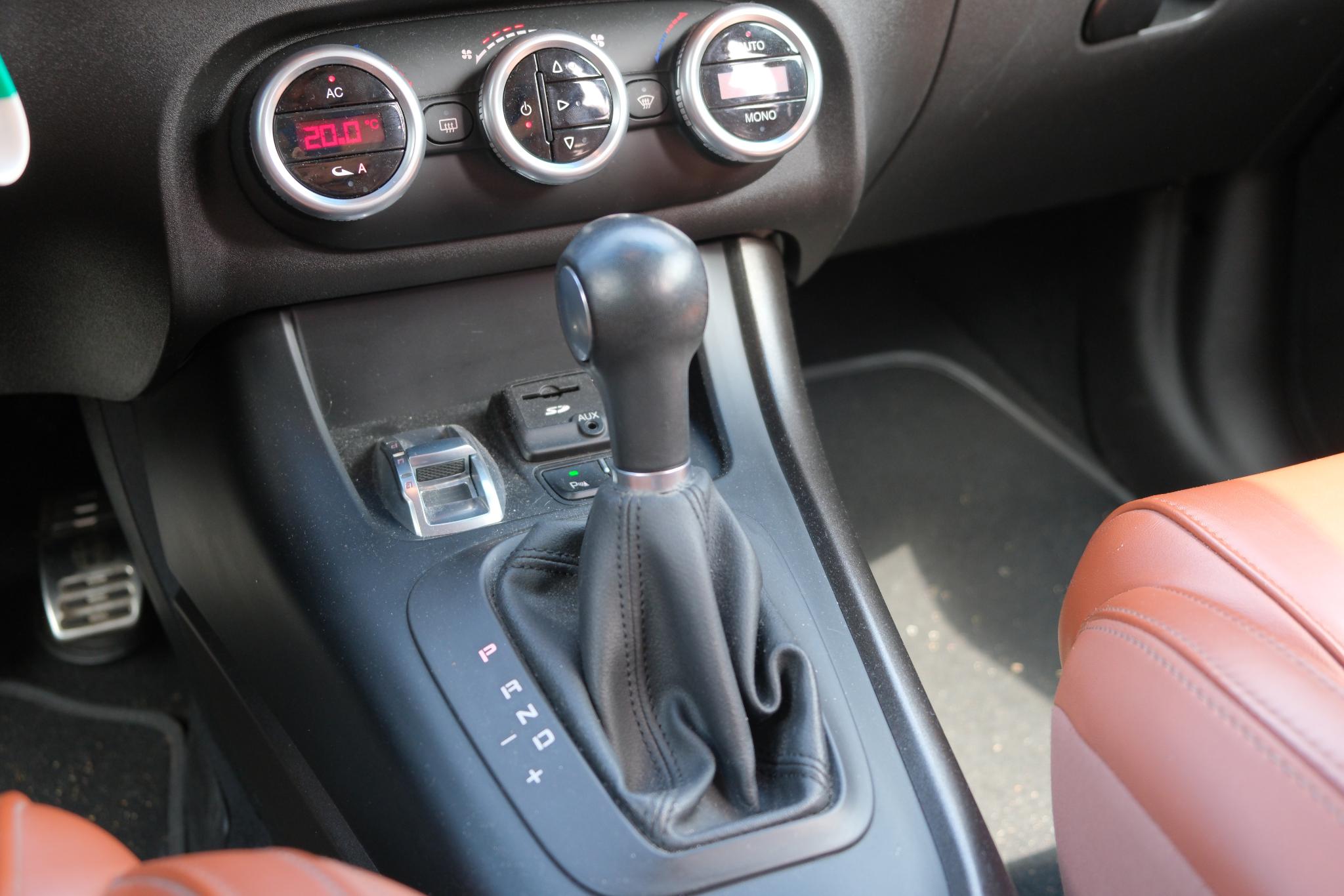 Alfa Romeo Giulietta 1.4 T 170pk Aut. Exclusive | Leer | Navi | Trekhaak | Xenon | PDC afbeelding 12