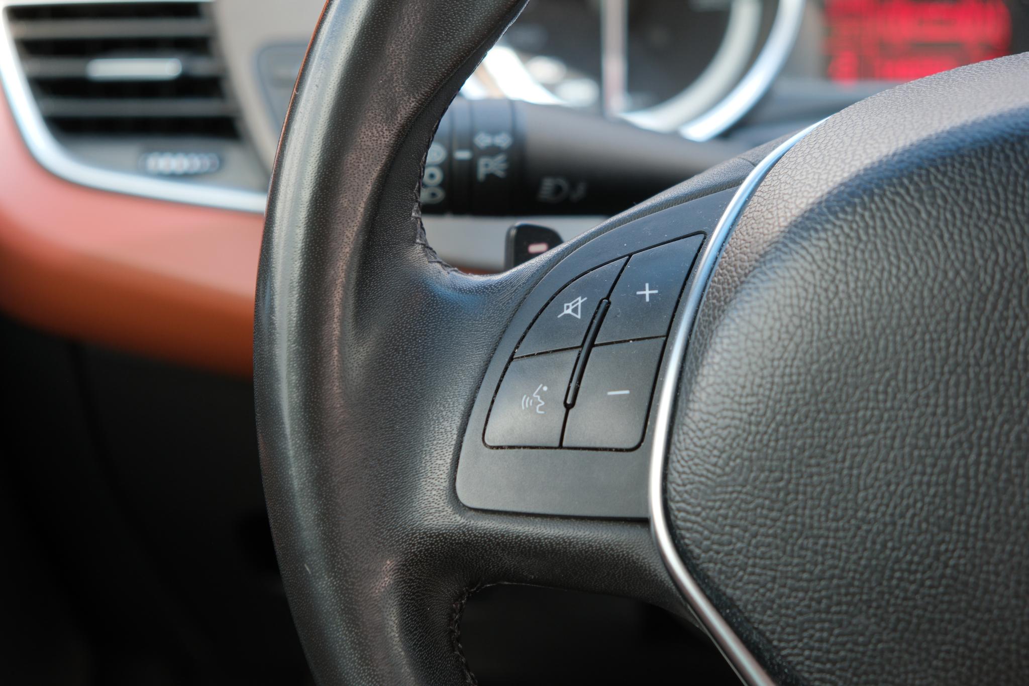Alfa Romeo Giulietta 1.4 T 170pk Aut. Exclusive | Leer | Navi | Trekhaak | Xenon | PDC afbeelding 13