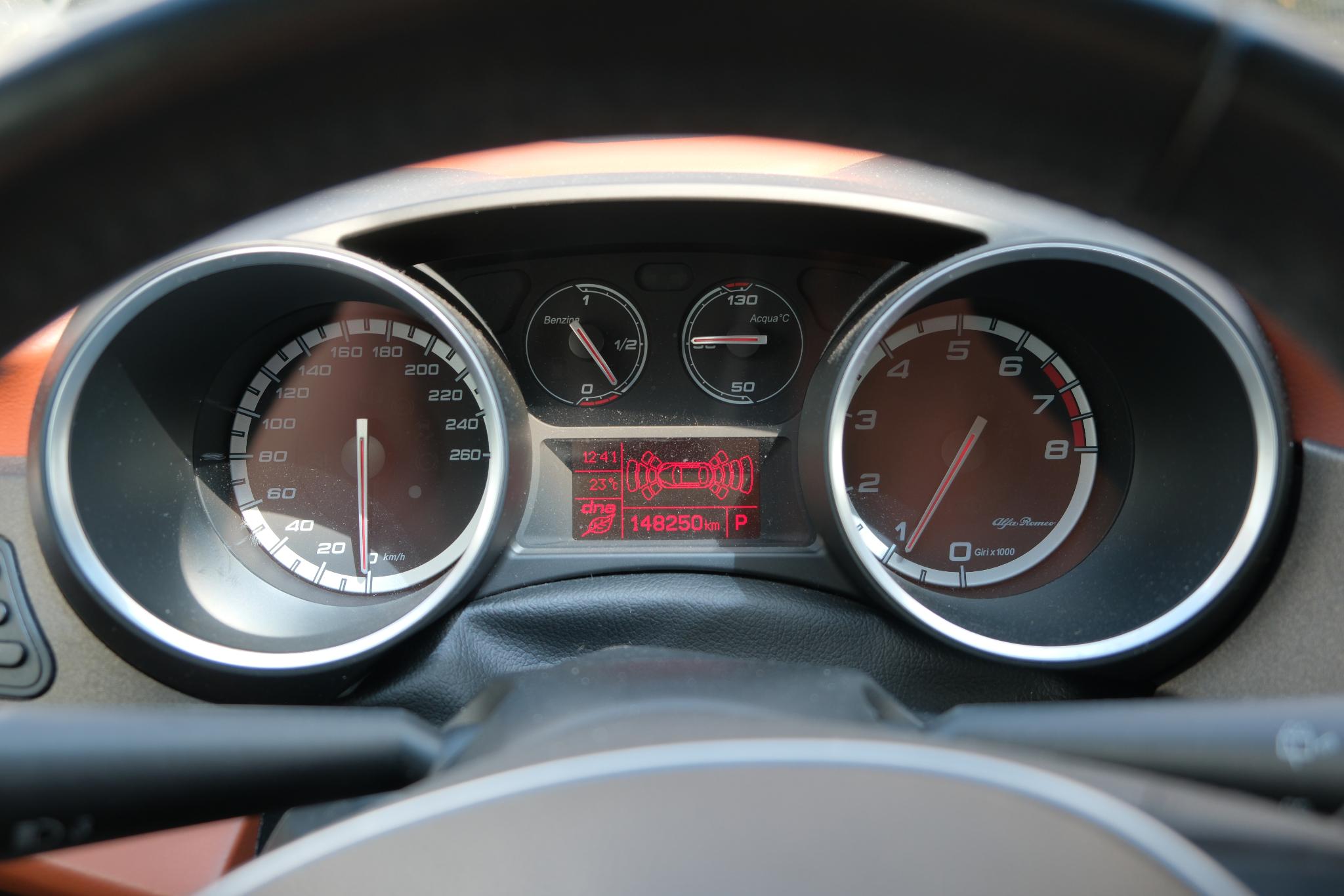 Alfa Romeo Giulietta 1.4 T 170pk Aut. Exclusive | Leer | Navi | Trekhaak | Xenon | PDC afbeelding 19
