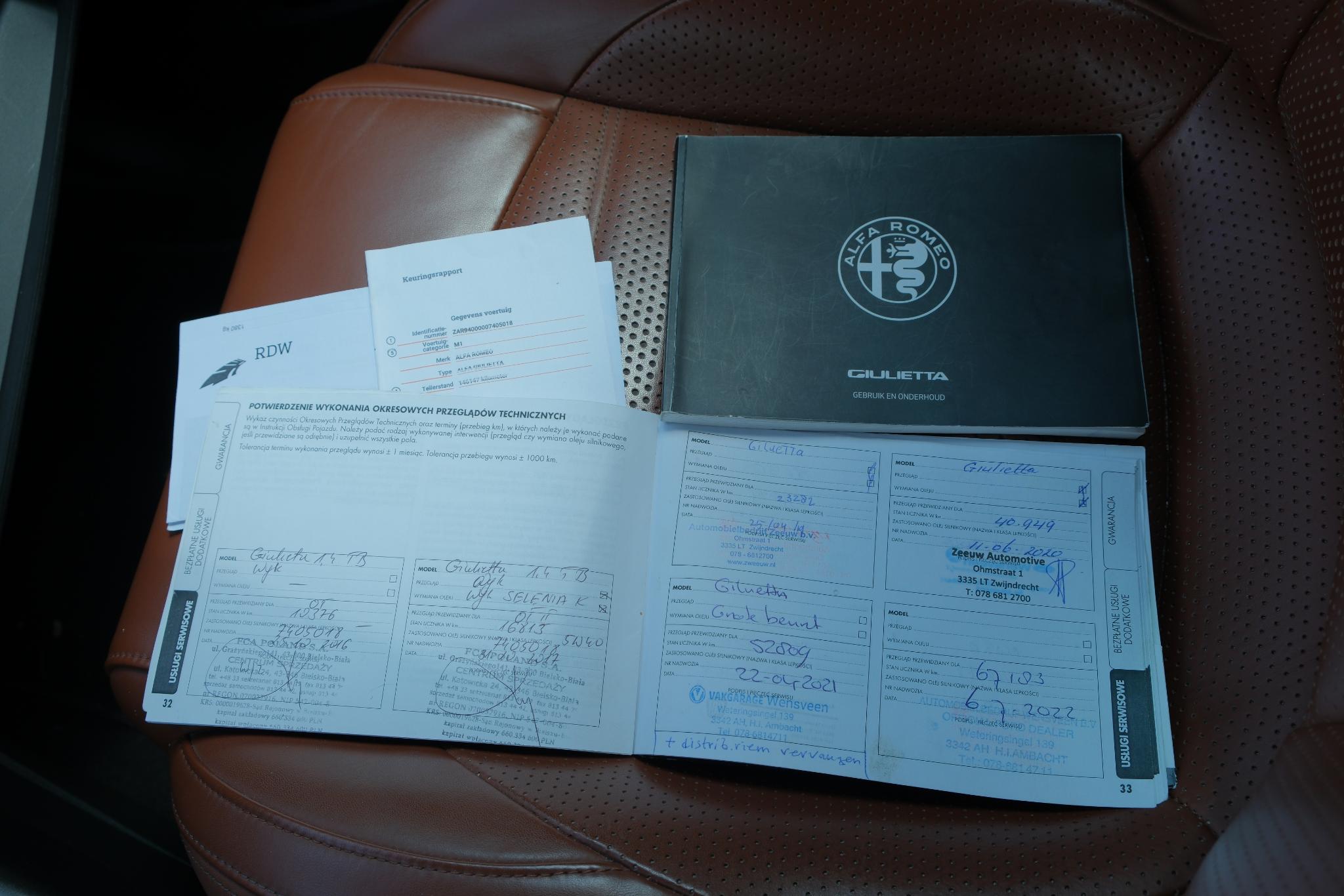 Alfa Romeo Giulietta 1.4 T 170pk Aut. Exclusive | Leer | Navi | Trekhaak | Xenon | PDC afbeelding 21