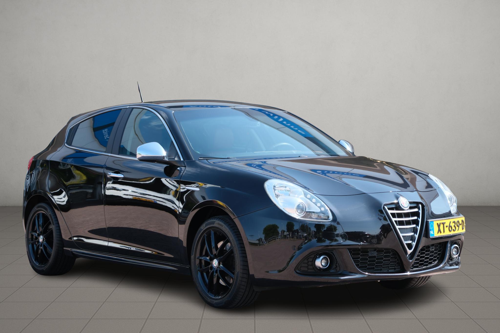 Alfa Romeo Giulietta 1.4 T 170pk Aut. Exclusive | Navi | Climate | Xenon | PDC | Trekhaak afbeelding 1