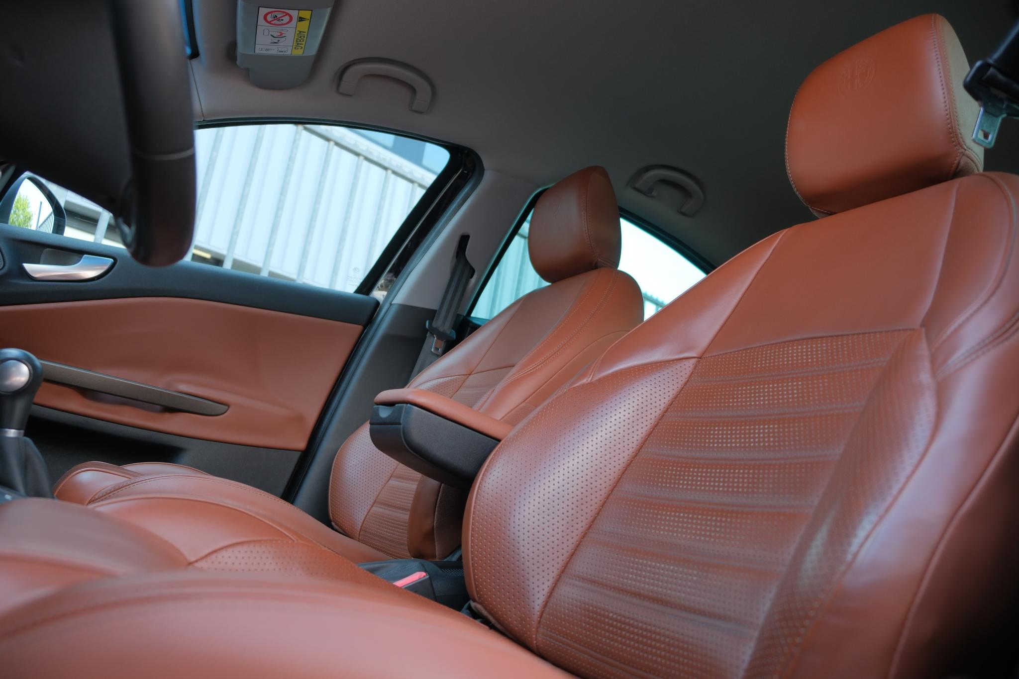 Alfa Romeo Giulietta 1.4 T 170pk Aut. Exclusive | Navi | Climate | Xenon | PDC | Trekhaak afbeelding 18
