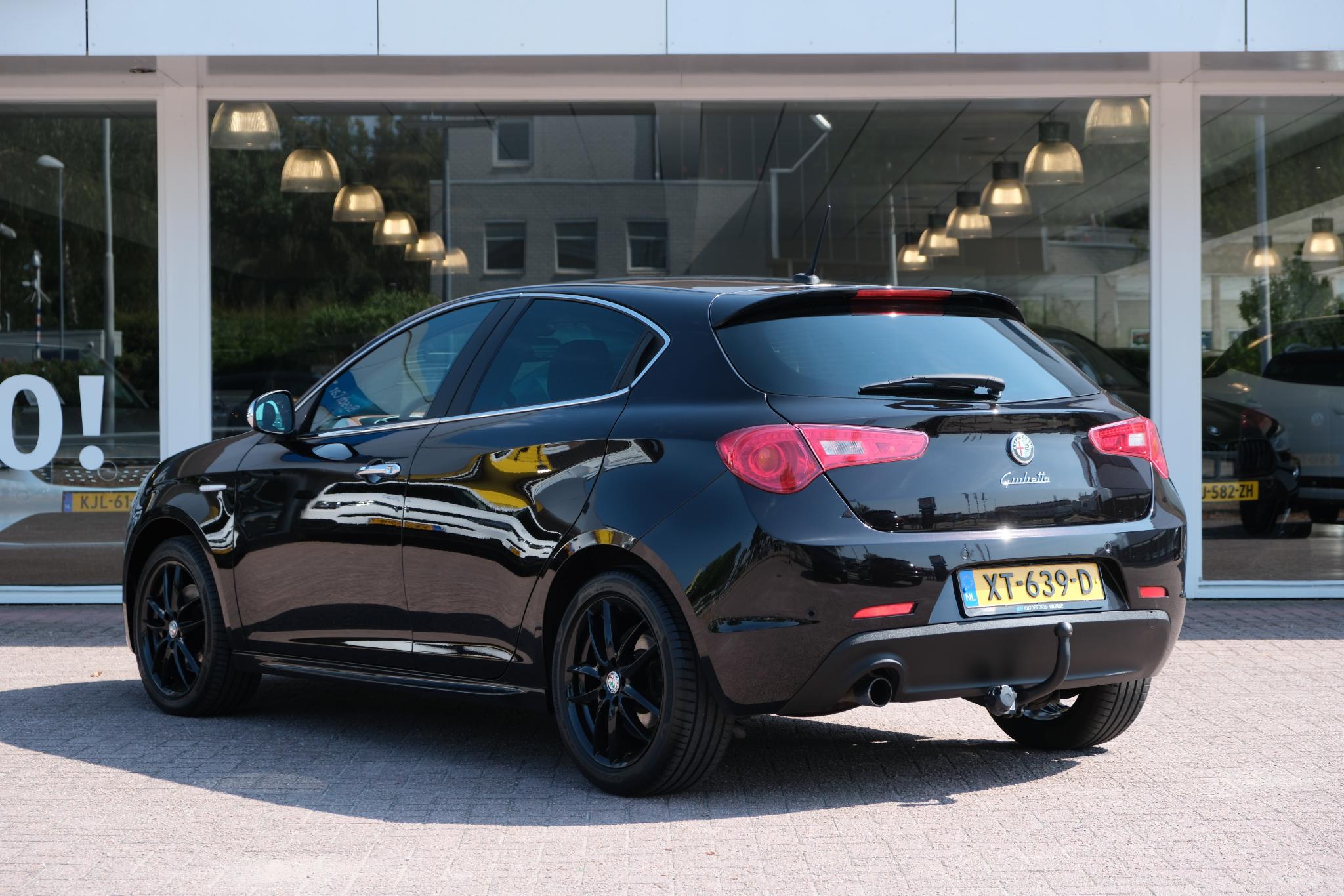 Alfa Romeo Giulietta 1.4 T 170pk Aut. Exclusive | Navi | Climate | Xenon | PDC | Trekhaak afbeelding 24